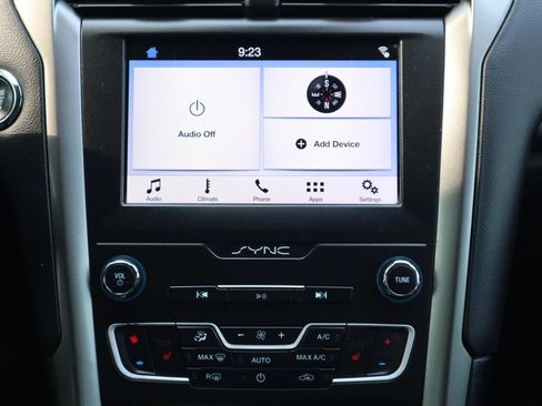 Used 2019 Ford Fusion SEL FWD image 21