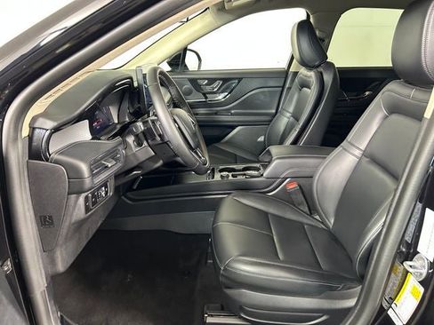 Used 2025 Lincoln Corsair FWD image 12