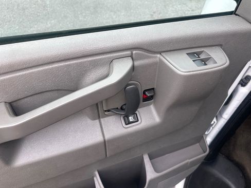 Used 2017 Chevrolet Express 3500 LT w/ LT Preferred Equipment Group image 39