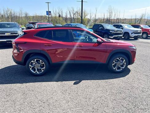 New 2026 Chevrolet Trax LT w/ Driver Confidence Package FWD image 7