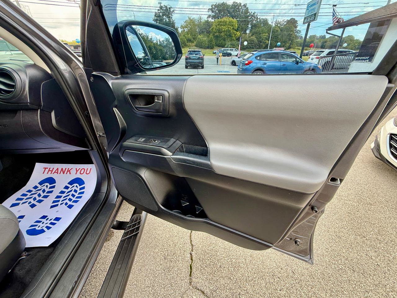 Used 2018 Toyota Tacoma SR w/ SR Convenience Package RWD image 31