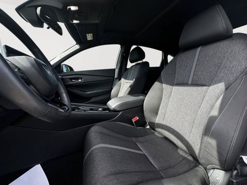 Used 2025 Honda Accord Sport image 9