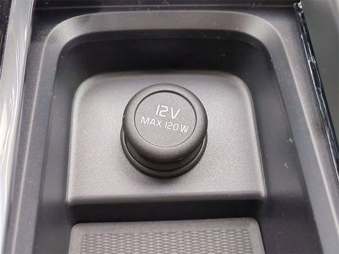 Used 2026 Volvo XC60 B5 Plus w/ Protection Package Premier image 30