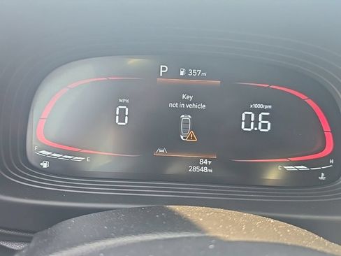 Used 2025 Hyundai Venue SEL FWD image 9