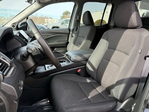 Used 2025 Honda Ridgeline Sport image 14