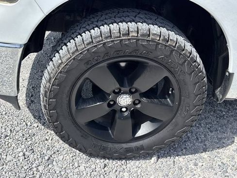 Used 2022 RAM 1500 Classic SLT AWD/4WD image 11