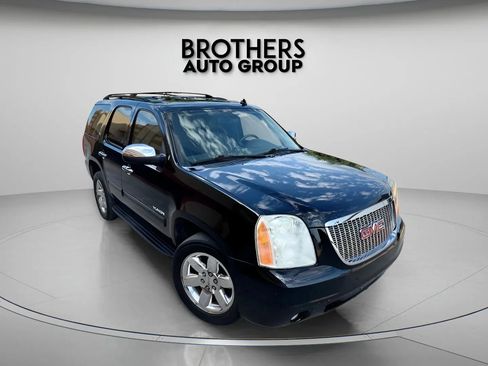 Used 2012 GMC Yukon SLT w/ SLT-2 Equipment Package RWD image 1