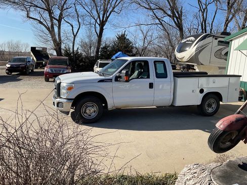 Used 2015 Ford F250 XL w/ Power Equipment Group image 6