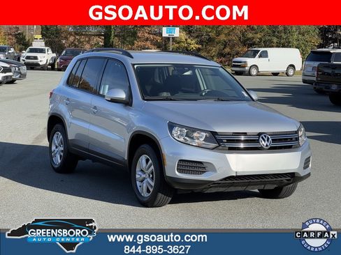 Used 2017 Volkswagen Tiguan S image 2