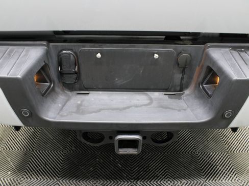 Used 2025 Ford F350 Lariat w/ Black Appearance Package image 48