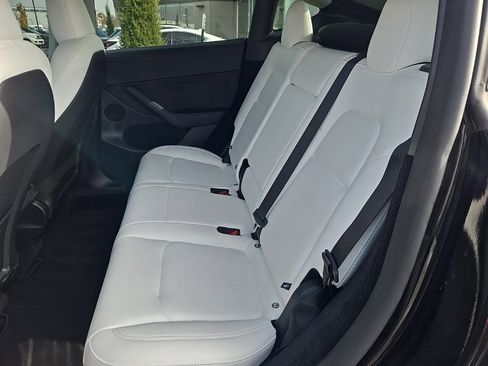 Used 2025 Tesla Model Y Long Range image 11