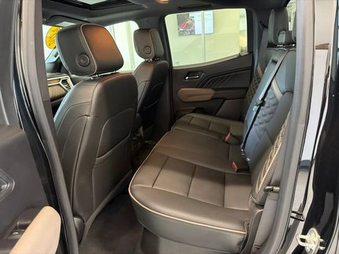 Used 2023 GMC Canyon Denali AWD/4WD image 18