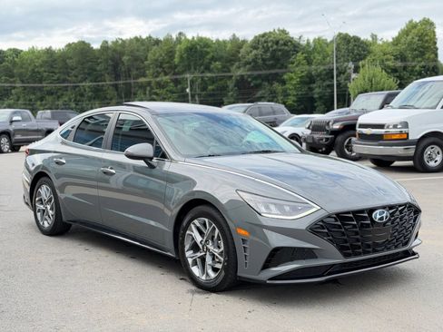 Used 2021 Hyundai Sonata SEL w/ Convenience Package FWD image 10