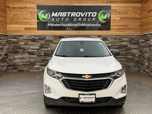 Used 2021 Chevrolet Equinox LS w/ LS Convenience Package AWD/4WD image 3