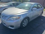 Used 2010 Toyota Camry LE image 2