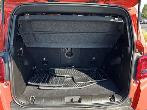 Used 2021 Jeep Renegade Latitude w/ Luxury Group II AWD/4WD image 22