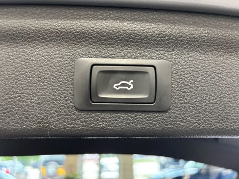 Used 2021 Audi Q3 2.0T Premium image 38