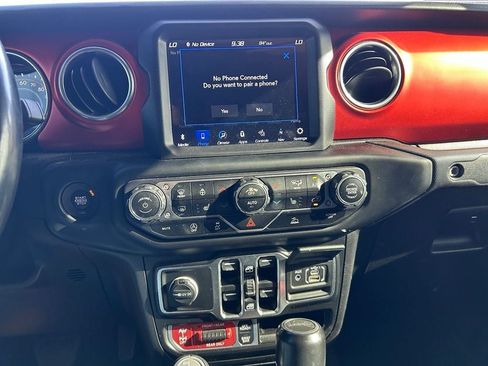 Used 2021 Jeep Gladiator Rubicon AWD/4WD image 9