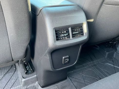 Used 2023 Chevrolet Equinox LS w/ LS Convenience Package image 33