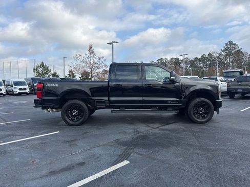 New 2026 Ford F250 Lariat w/ Black Appearance Package AWD/4WD image 9