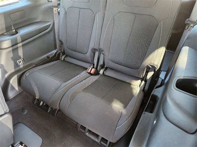 Certified 2024 Jeep Grand Cherokee L Laredo AWD/4WD image 27