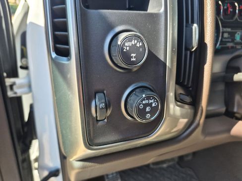 Used 2018 Chevrolet Silverado 1500 LT w/ Texas Edition image 24