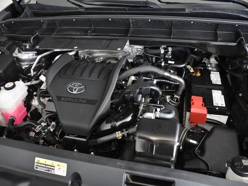 Used 2023 Toyota Highlander Platinum image 31