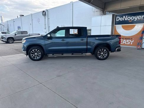Used 2024 Chevrolet Silverado 1500 LT AWD/4WD image 8
