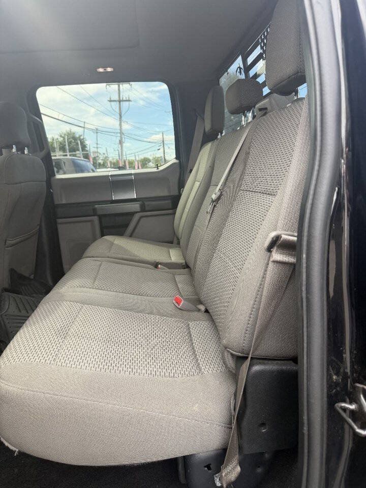 Used 2017 Ford F150 XLT w/ Equipment Group 302A Luxury AWD/4WD image 9