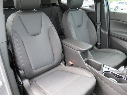 Used 2024 Buick Encore GX Preferred w/ Comfort Package AWD/4WD image 9