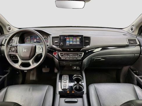 Used 2021 Honda Pilot Touring image 16