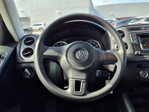 Used 2017 Volkswagen Tiguan S FWD image 13