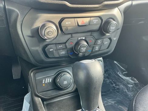 Used 2020 Jeep Renegade Latitude image 22