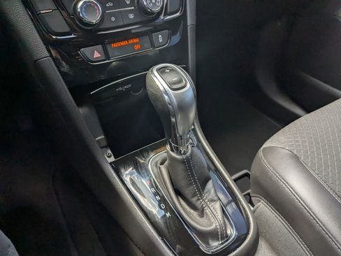 Used 2022 Buick Encore Preferred w/ Safety Package image 18