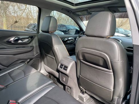 Used 2022 GMC Terrain AT4 w/ Infotainment Package II image 41