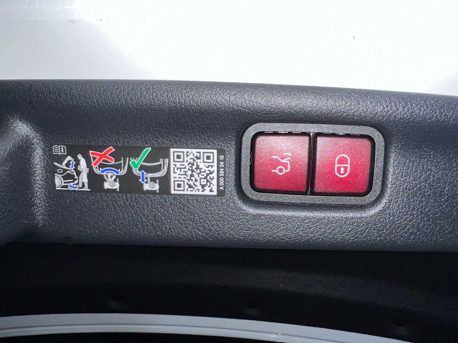 Used 2026 Mercedes-Benz C 300 4MATIC Sedan image 17