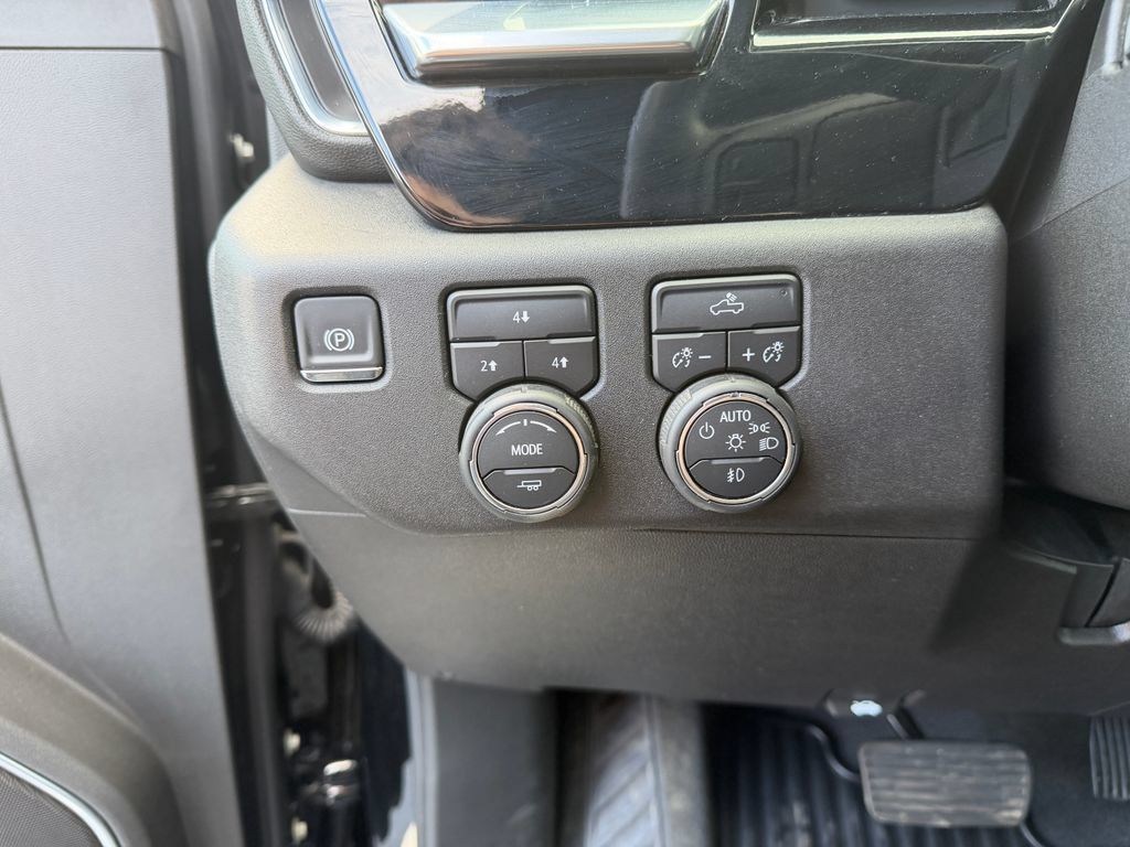 Used 2025 Chevrolet Silverado 2500 LT w/ Convenience Package AWD/4WD image 21