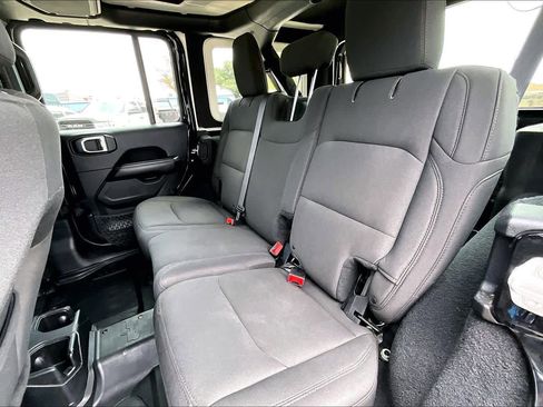 Used 2018 Jeep Wrangler Unlimited Sahara w/ Dual Top Group image 20