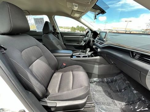 Used 2023 Nissan Altima 2.5 SV FWD image 32