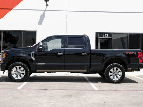 Used 2020 Ford F250 Platinum w/ FX4 Off-Road Package AWD/4WD image 12