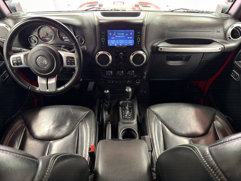 Used 2017 Jeep Wrangler Unlimited Rubicon AWD/4WD image 29
