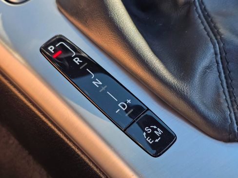 Used 2015 Mercedes-Benz SLK 350 w/ Multimedia Package image 22