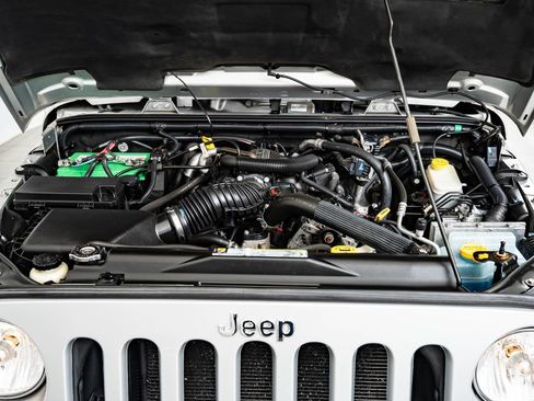 Used 2011 Jeep Wrangler Unlimited Sahara w/ Trailer Tow Group AWD/4WD image 40
