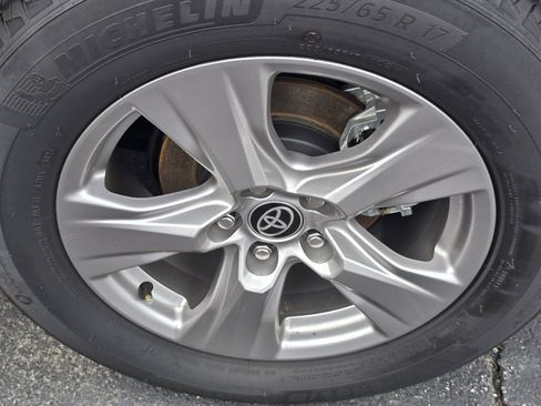 Certified 2025 Toyota RAV4 XLE image 25