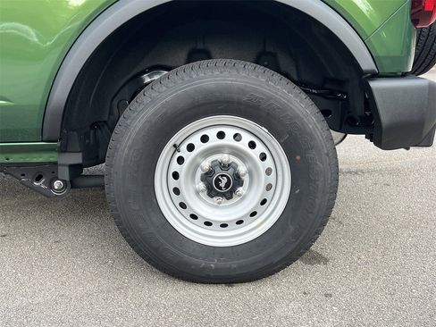 New 2025 Ford Bronco 4-Door image 24