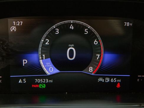 Used 2022 Volkswagen Taos SE w/ Panoramic Sunroof Package FWD image 18