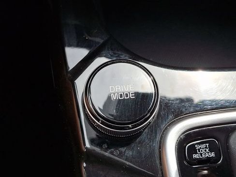 Certified 2025 Kia Seltos EX AWD/4WD image 25