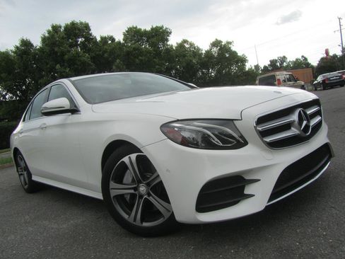 Used 2017 Mercedes-Benz E 300 image 2