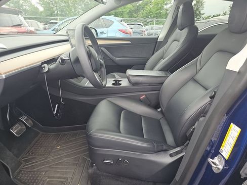 Used 2023 Tesla Model Y AWD image 4