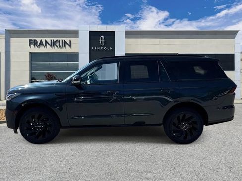 New 2026 Lincoln Navigator Reserve w/ Jet Appearance Package AWD/4WD image 4